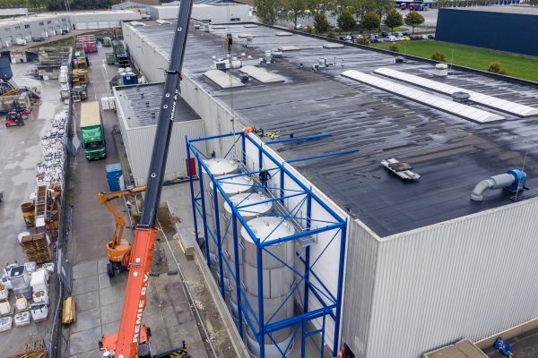 4 stuks nieuwe RVS opslagtanks te Giessen