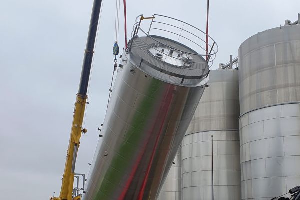 Nieuwe RVS opslagtank te Terneuzen